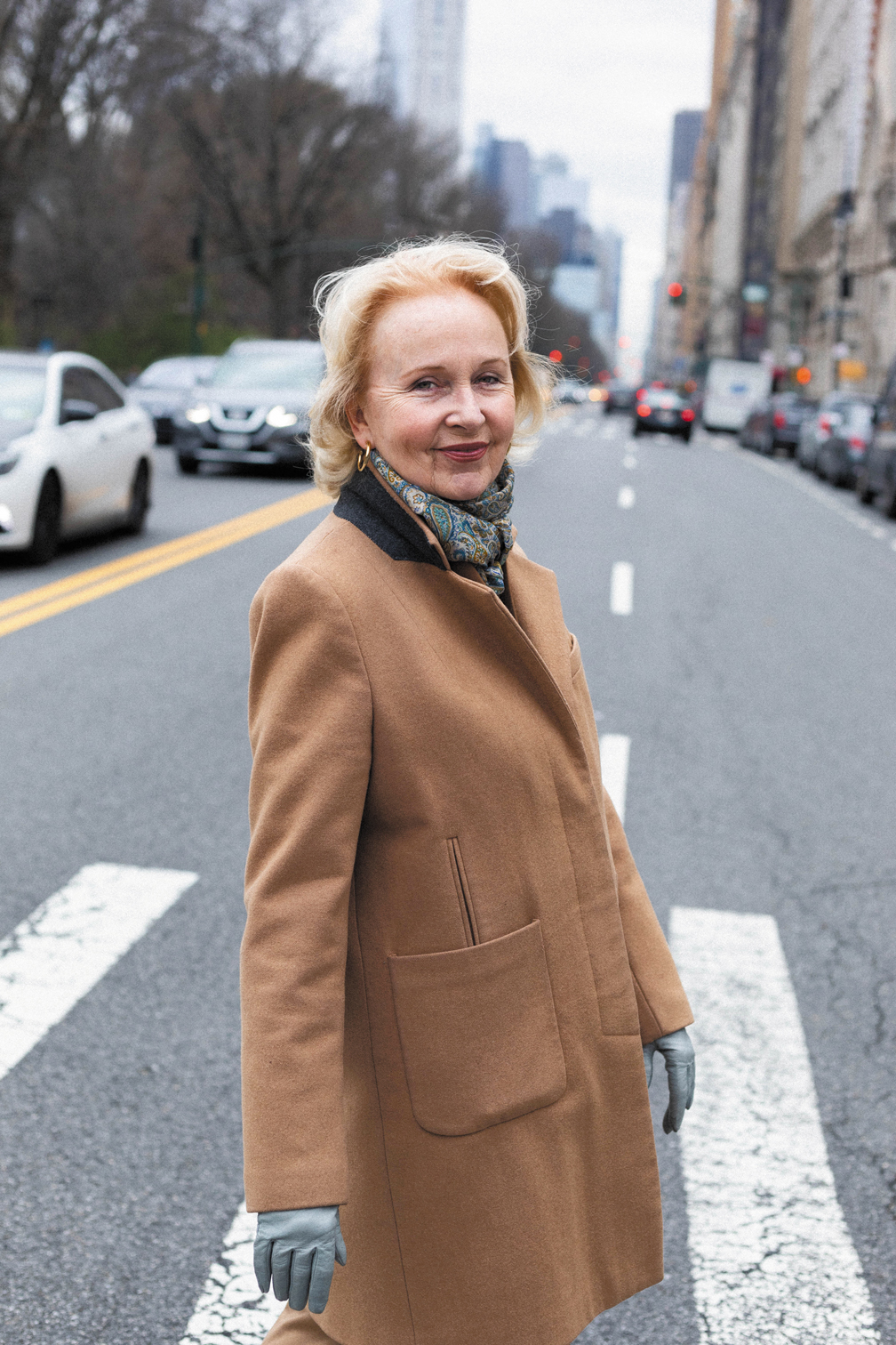 From Wonderland To Shondaland Kate Burton Stays Center Stage