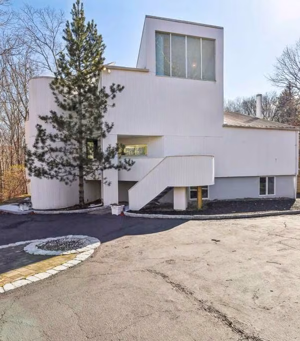 Hamptons Real Estate